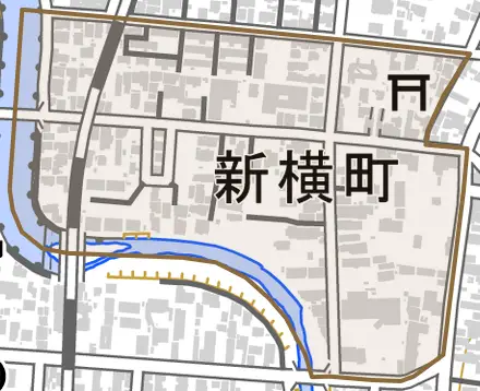 新横町とその周辺の地図。町の範囲を重ねている