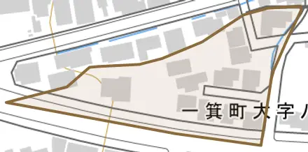 一箕町大字八角とその周辺の地図。町の範囲を重ねている