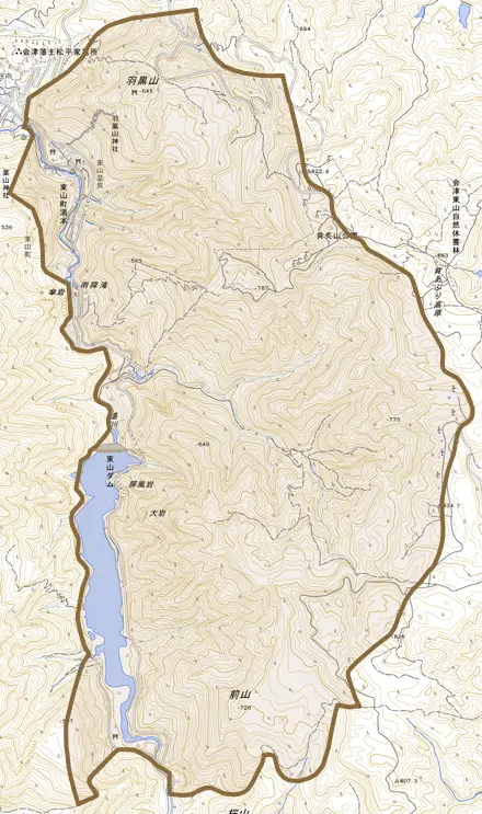 東山町大字湯本とその周辺の地図。町の範囲を重ねている