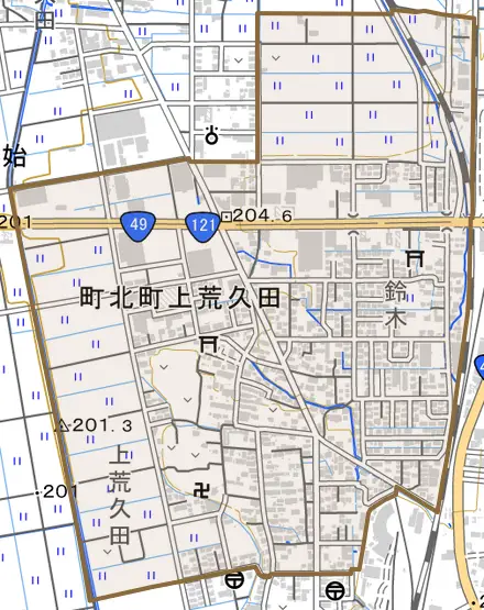 町北町大字上荒久田とその周辺の地図。町の範囲を重ねている