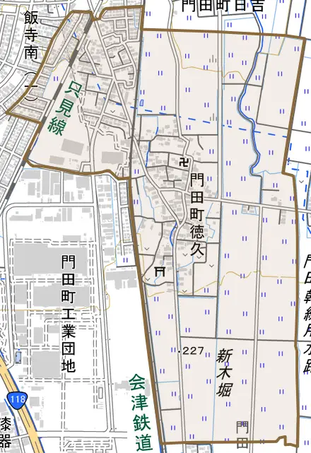 門田町大字徳久とその周辺の地図。町の範囲を重ねている