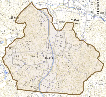 霊山町中川とその周辺の地図。町の範囲を重ねている