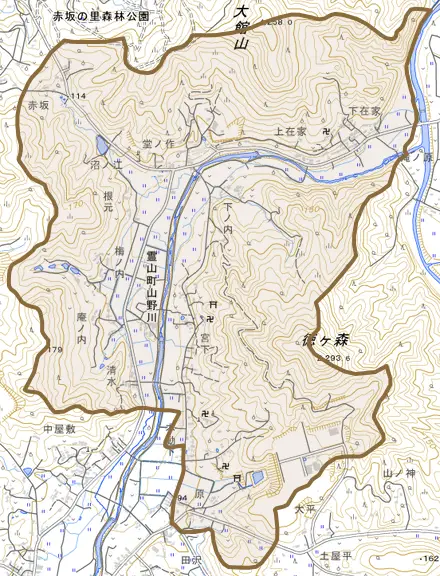 霊山町山野川とその周辺の地図。町の範囲を重ねている
