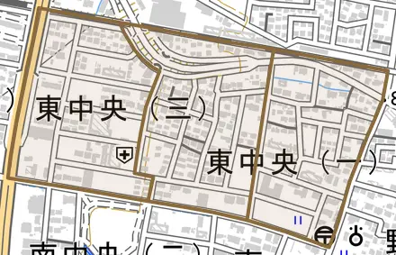 東中央とその周辺の地図。町の範囲を重ねている