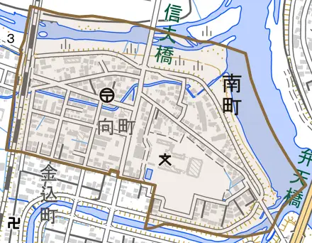 南町とその周辺の地図。町の範囲を重ねている