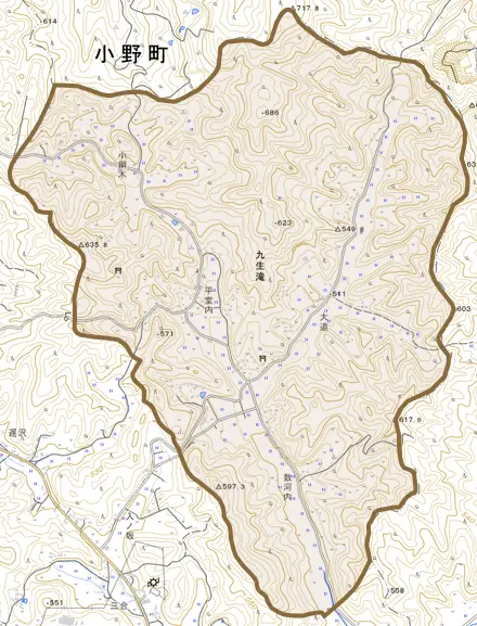 大字九生滝とその周辺の地図。町の範囲を重ねている