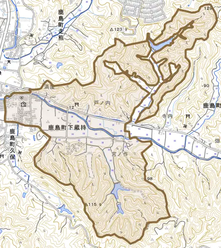 鹿島町下蔵持とその周辺の地図。町の範囲を重ねている