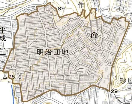 明治団地とその周辺の地図。町の範囲を重ねている