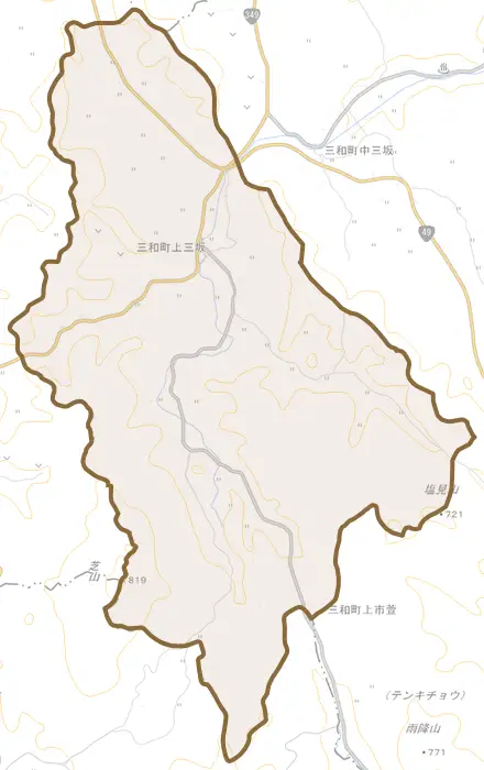 三和町上三坂とその周辺の地図。町の範囲を重ねている