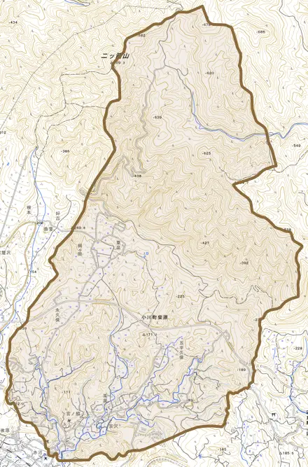 小川町柴原とその周辺の地図。町の範囲を重ねている