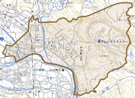 小川町上平とその周辺の地図。町の範囲を重ねている