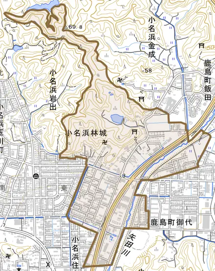 小名浜林城とその周辺の地図。町の範囲を重ねている