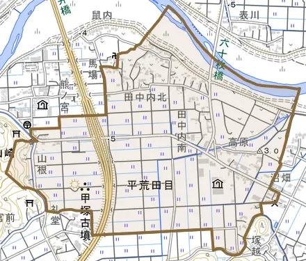平荒田目とその周辺の地図。町の範囲を重ねている
