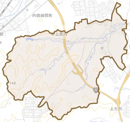 平上荒川とその周辺の地図。町の範囲を重ねている