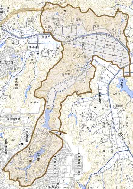 平上高久とその周辺の地図。町の範囲を重ねている
