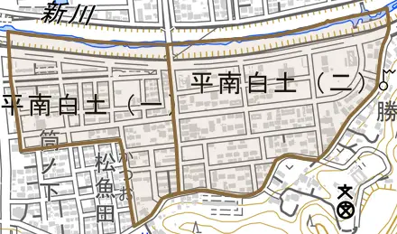 平南白土とその周辺の地図。町の範囲を重ねている
