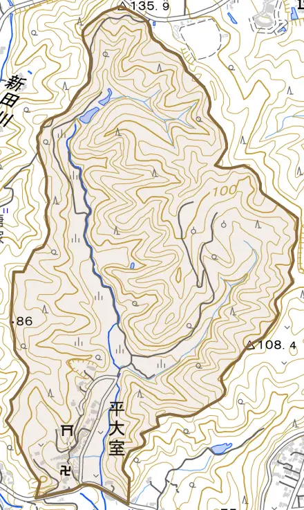 平大室とその周辺の地図。町の範囲を重ねている