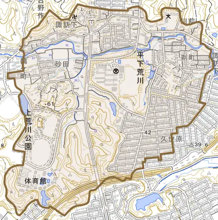 平下荒川とその周辺の地図。町の範囲を重ねている