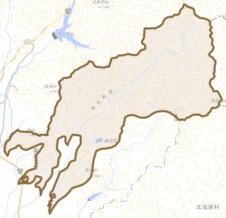 岩月町入田付とその周辺の地図。町の範囲を重ねている