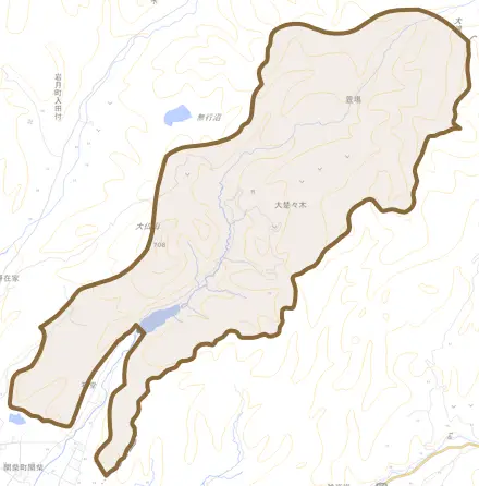 関柴町関柴とその周辺の地図。町の範囲を重ねている