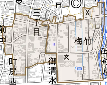 字谷地田とその周辺の地図。町の範囲を重ねている