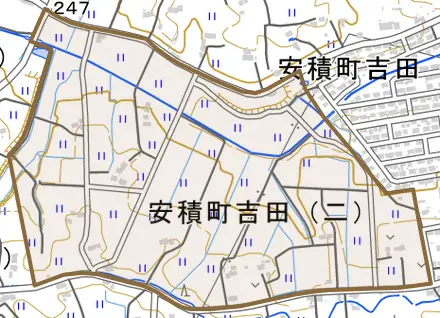安積町吉田とその周辺の地図。町の範囲を重ねている