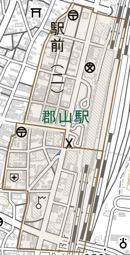 駅前とその周辺の地図。町の範囲を重ねている