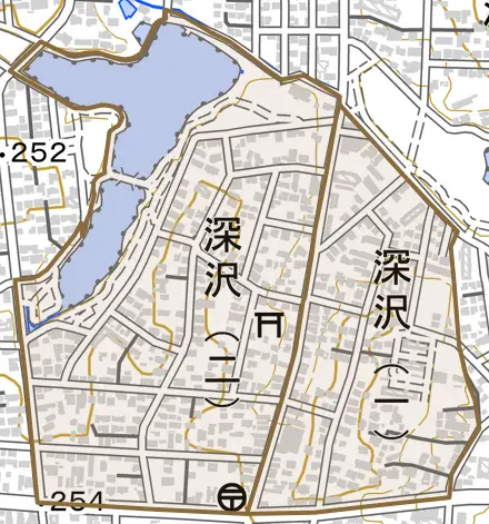 深沢とその周辺の地図。町の範囲を重ねている