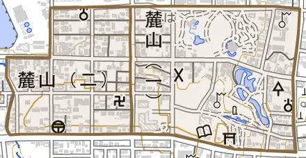 麓山とその周辺の地図。町の範囲を重ねている