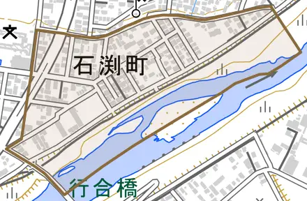 石渕町とその周辺の地図。町の範囲を重ねている