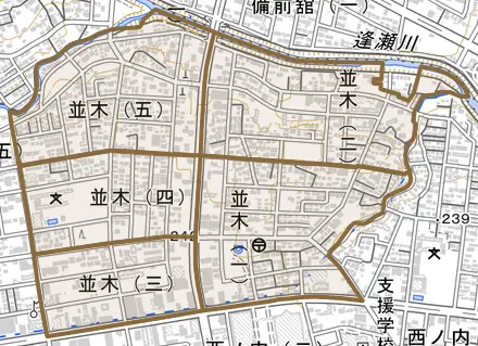 並木とその周辺の地図。町の範囲を重ねている