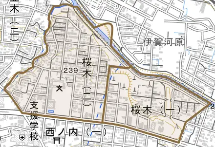 桜木とその周辺の地図。町の範囲を重ねている