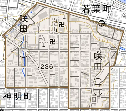咲田とその周辺の地図。町の範囲を重ねている