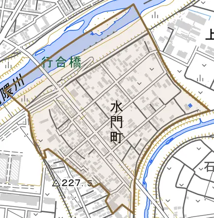 水門町とその周辺の地図。町の範囲を重ねている