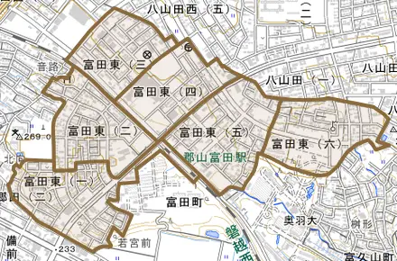 富田東とその周辺の地図。町の範囲を重ねている