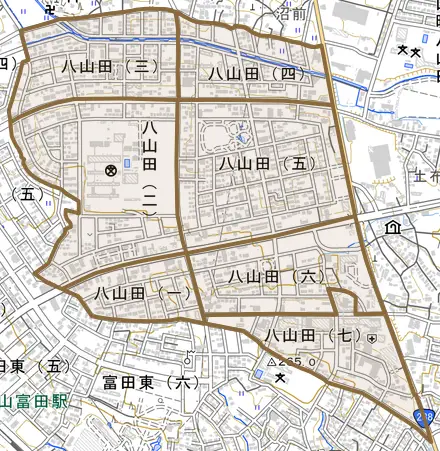 八山田とその周辺の地図。町の範囲を重ねている
