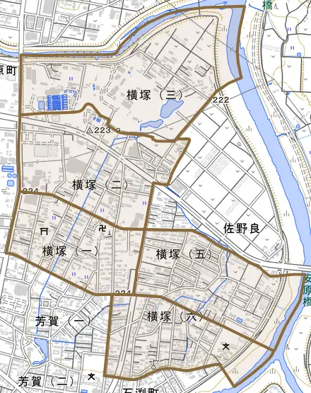 横塚とその周辺の地図。町の範囲を重ねている