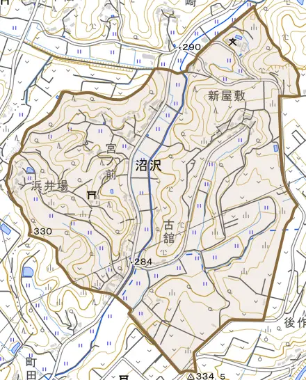 大字沼沢とその周辺の地図。町の範囲を重ねている
