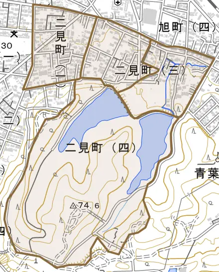 原町区二見町とその周辺の地図。町の範囲を重ねている