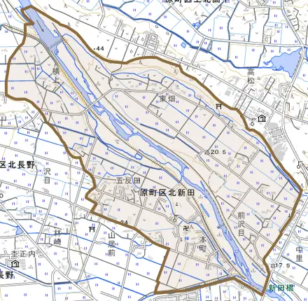 原町区北新田とその周辺の地図。町の範囲を重ねている