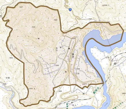 大字西方とその周辺の地図。町の範囲を重ねている