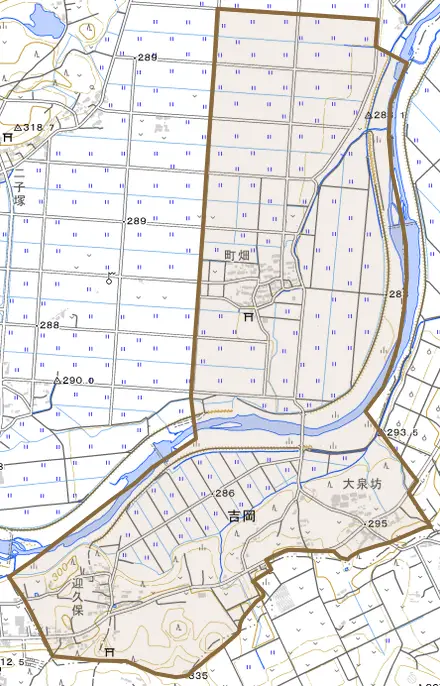 大字吉岡とその周辺の地図。町の範囲を重ねている