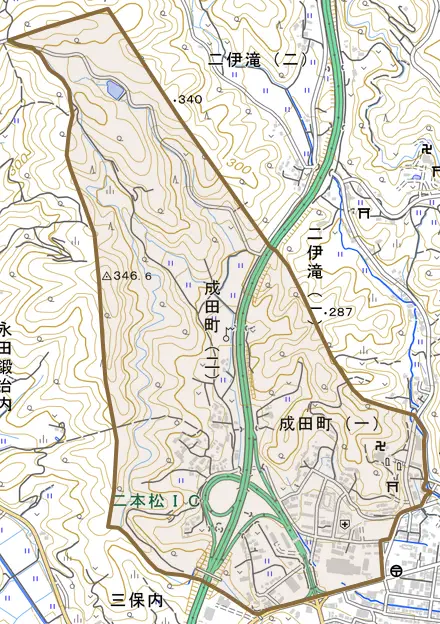 成田町とその周辺の地図。町の範囲を重ねている