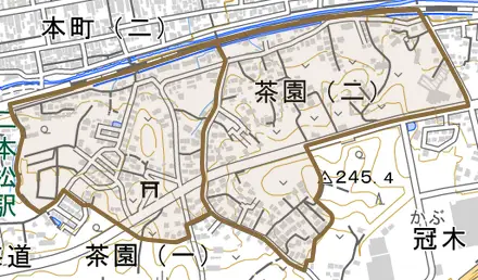 茶園とその周辺の地図。町の範囲を重ねている