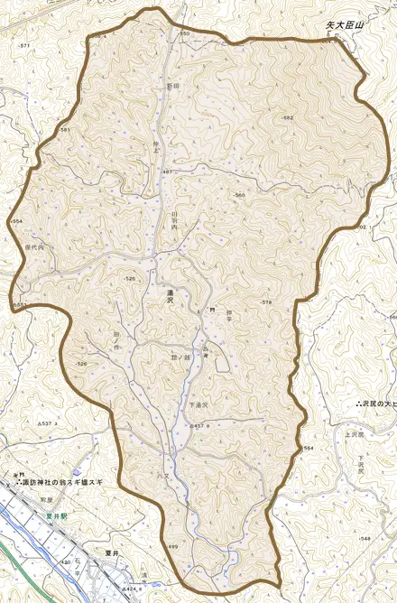 大字湯沢とその周辺の地図。町の範囲を重ねている