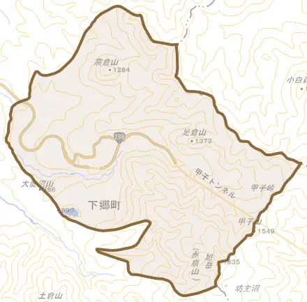 大字南倉沢とその周辺の地図。町の範囲を重ねている