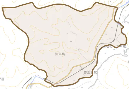 大字弥五島とその周辺の地図。町の範囲を重ねている