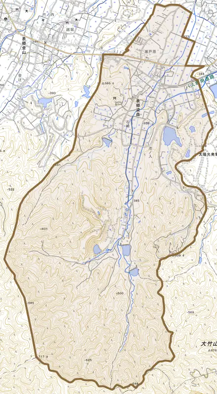 表郷梁森とその周辺の地図。町の範囲を重ねている