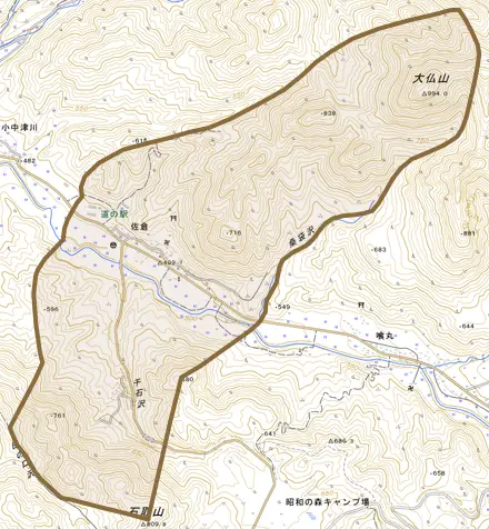 大字佐倉とその周辺の地図。町の範囲を重ねている