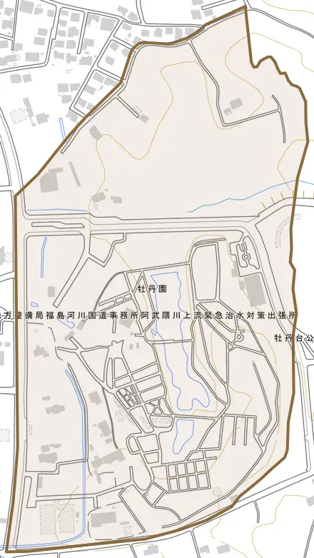 牡丹園とその周辺の地図。町の範囲を重ねている